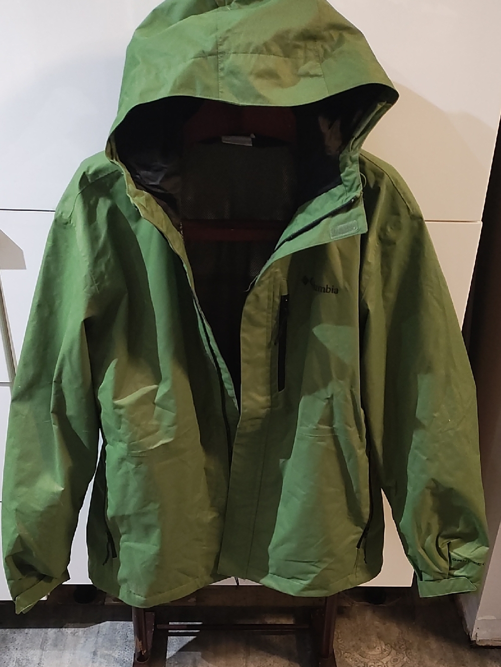 Columbia Men's Olive Green Hooded Rain/Hiking Jacket